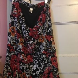 Beautiful flowered skirt🦋🌸🌼🌻🌷💐